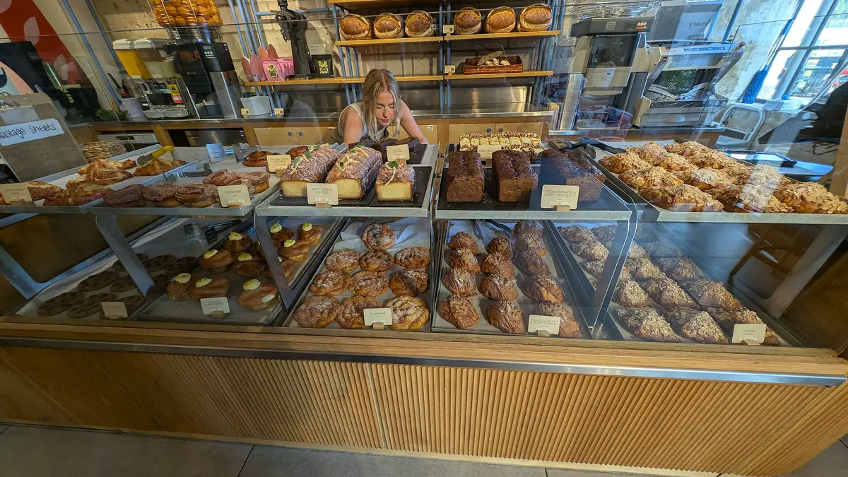 Jg Ross (Bakers) – bakery in Inverurie town centre